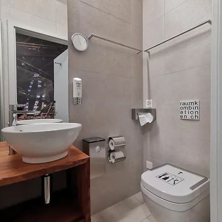 Szálloda 24-7 Long & Short Schüpfen